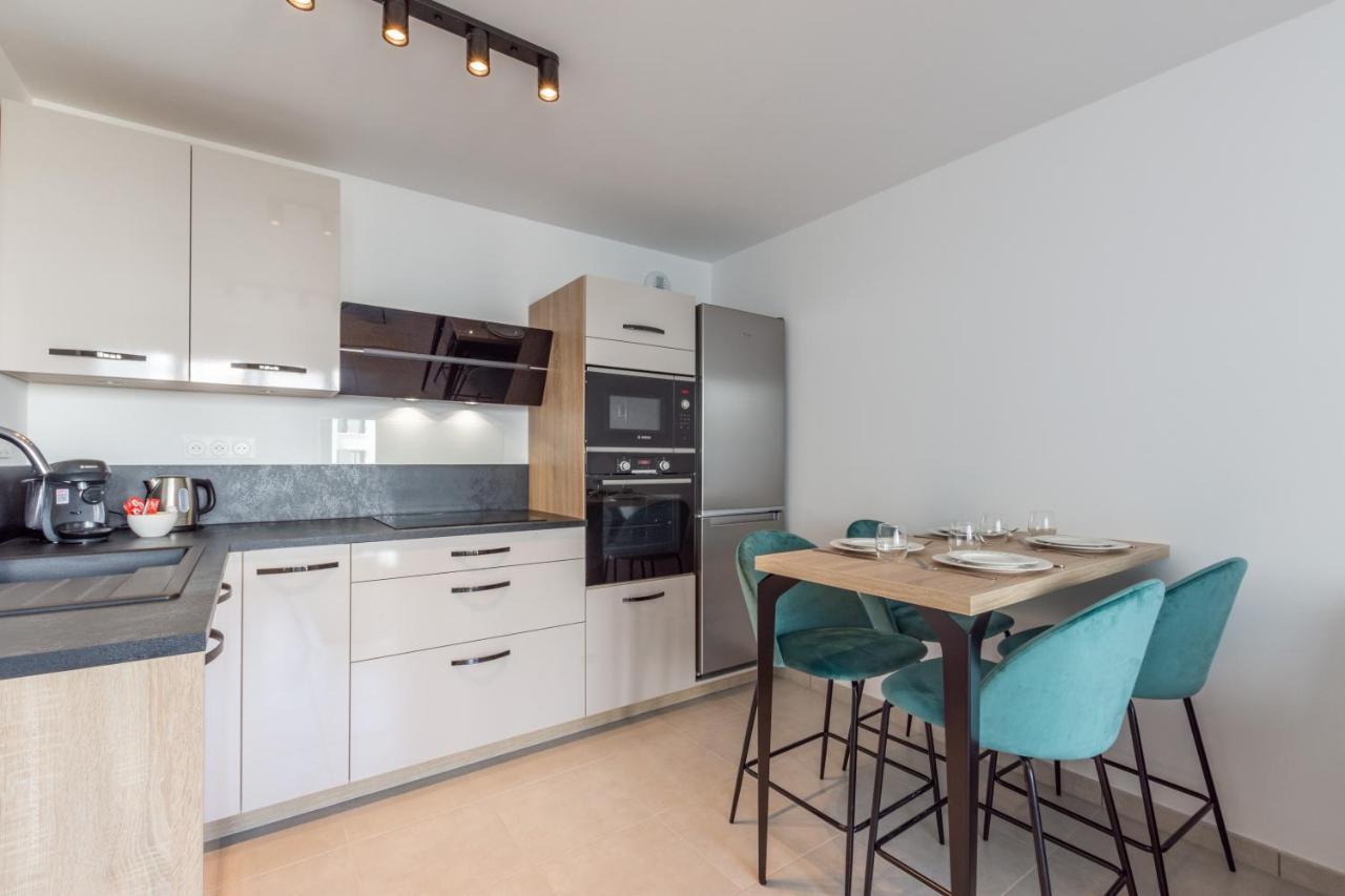 Dans Le Pre By Plaza Apartment Chessy  Luaran gambar